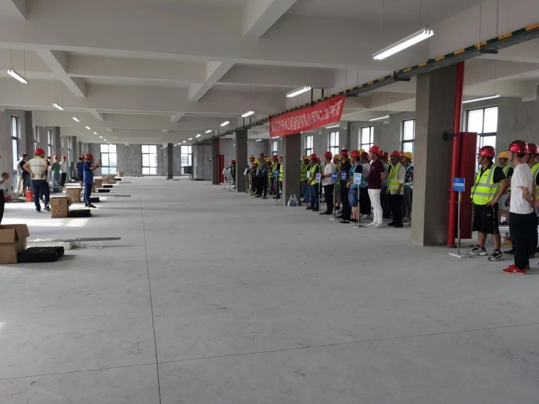 ����ˮ��ˮ��ѧУ�����彲������Z6������ʱʩ��װ����ѵ�˶�Բ����Ļ